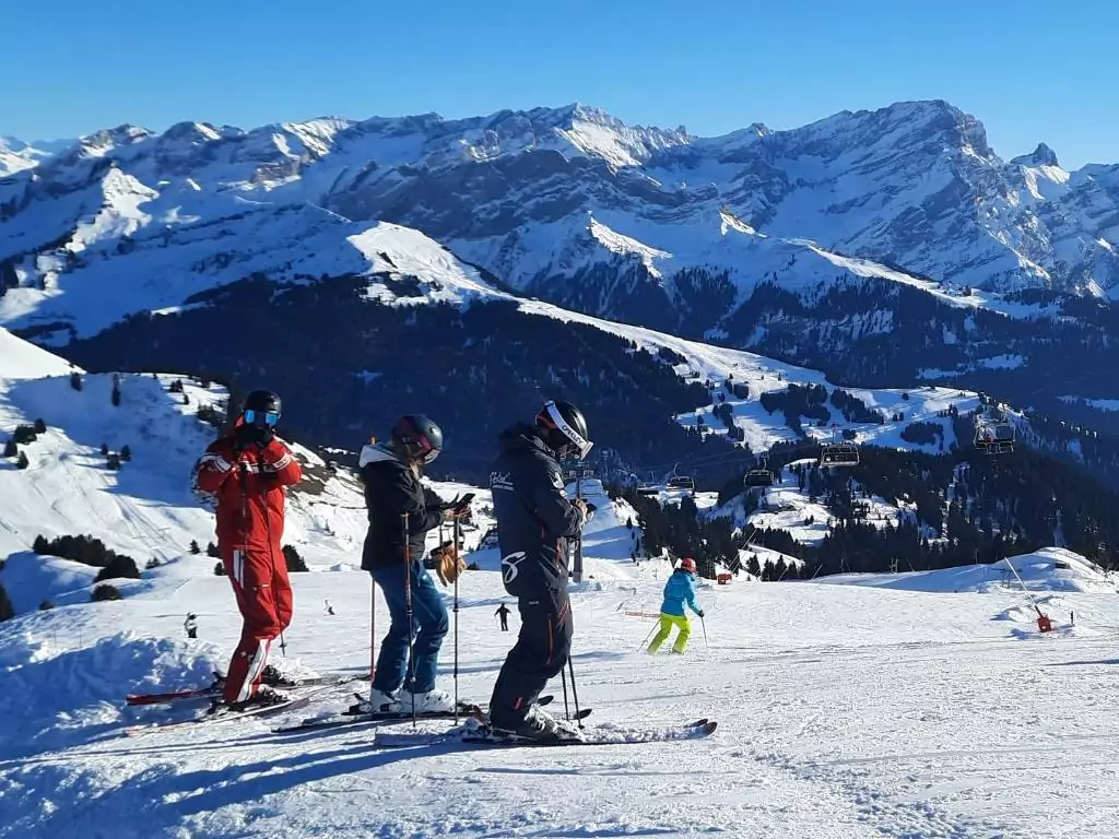 swiss-activities-05 Катання на лижах із краєвидом на швейцарські Альпи
